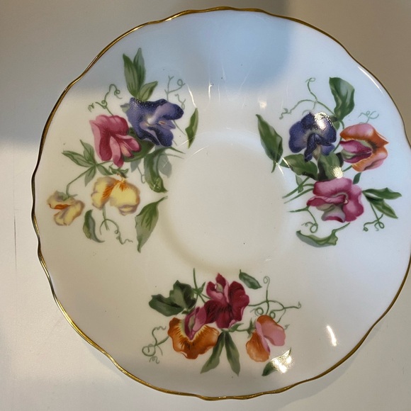 EUC VTG HAMMERSLEY BONE CHINA TEACUP AND SAUCER WITH A BEAUTIFUL FLORAL PATTERN - Picture 9 of 11